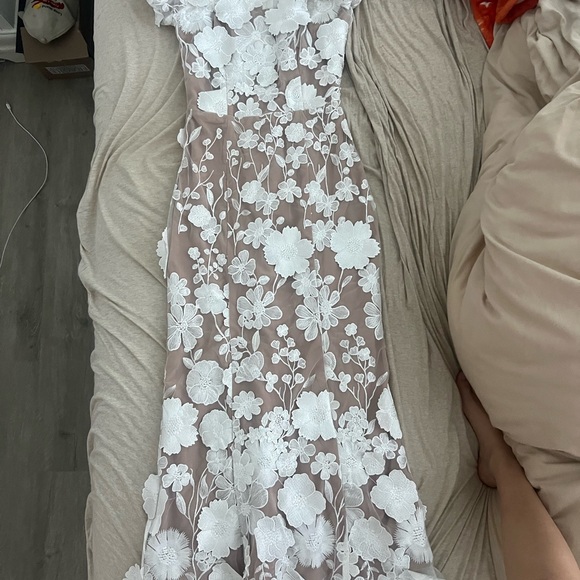 Elliatt | Dresses | Astraea 3d Lace Maxi Dress In White Xs White | Poshmark Elliatt | Dresses | Astraea 3d Lace Maxi Dress In White Xs White | Poshmark